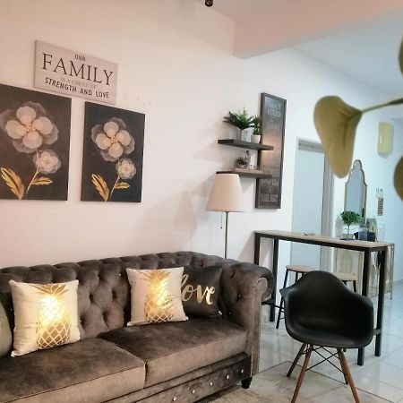 Homestay Casa Nur Iman @Adelia カジャン エクステリア 写真