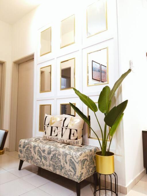 Homestay Casa Nur Iman @Adelia カジャン エクステリア 写真