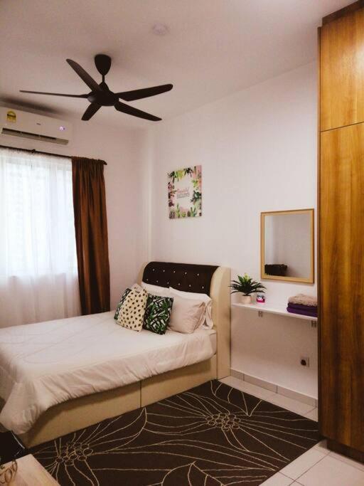 Homestay Casa Nur Iman @Adelia カジャン エクステリア 写真